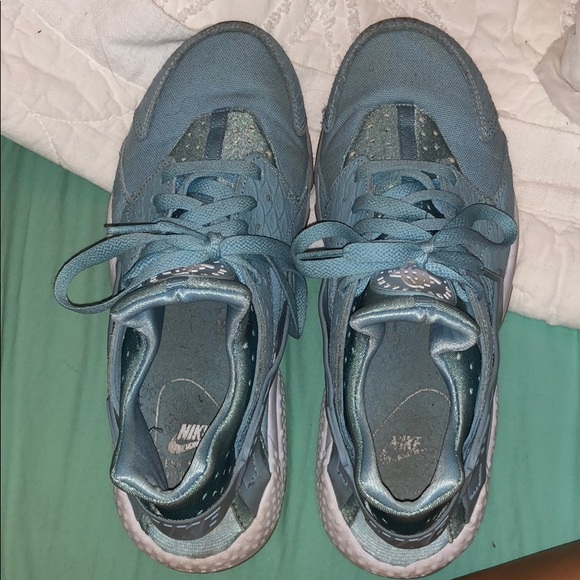 Blue Nike Air Huarache’s - Picture 4 of 7